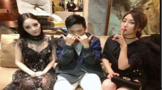 娱乐圈吃瓜群众微博,揭秘明星幕后故事,揭秘娱乐圈真相